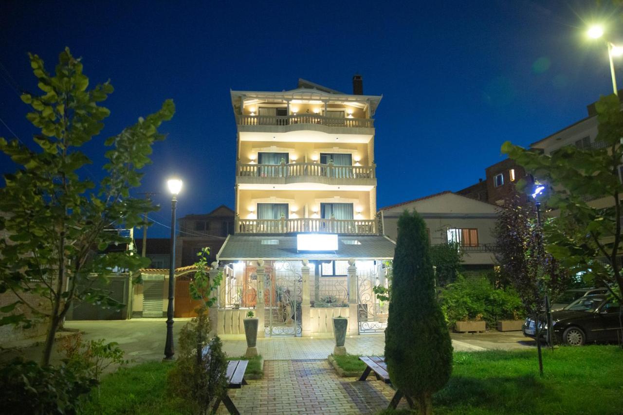 Vila Mariss Корча Екстериор снимка