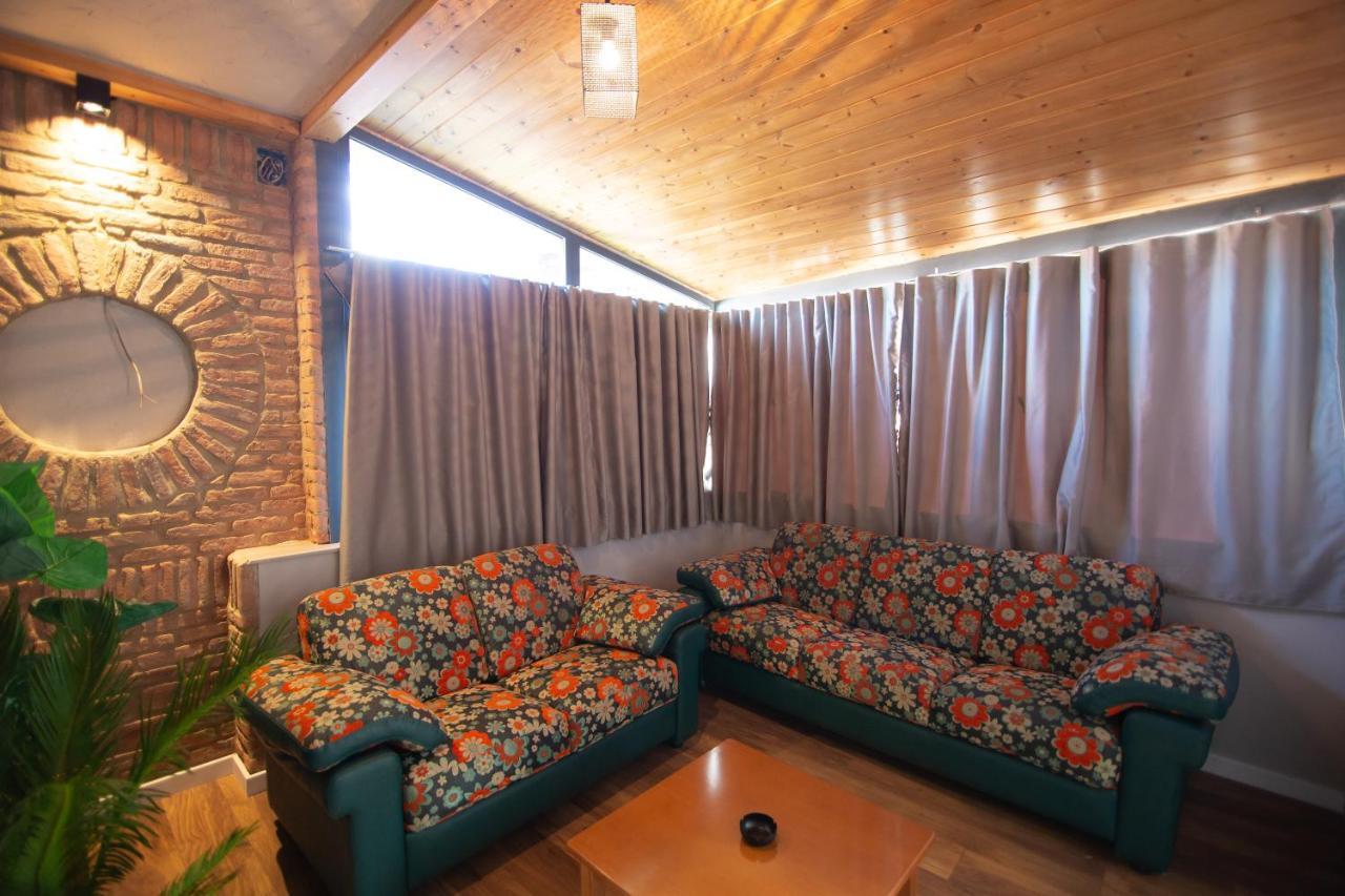 Vila Mariss Корча Екстериор снимка
