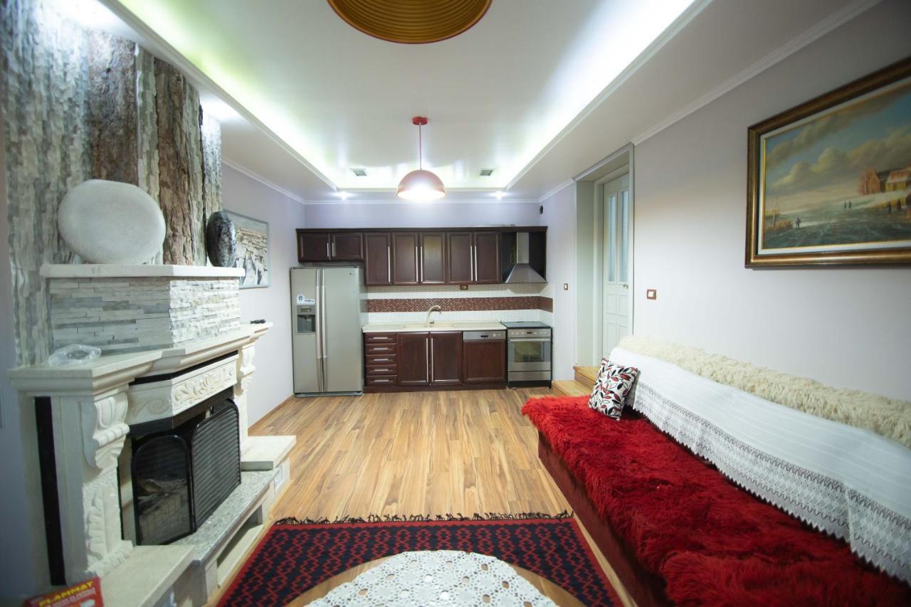 Vila Mariss Корча Екстериор снимка