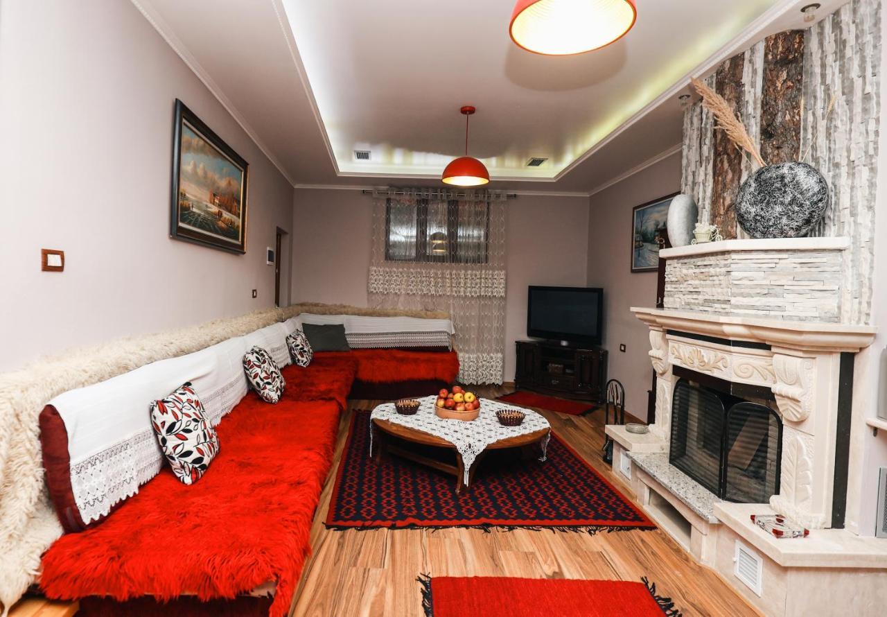 Vila Mariss Корча Екстериор снимка