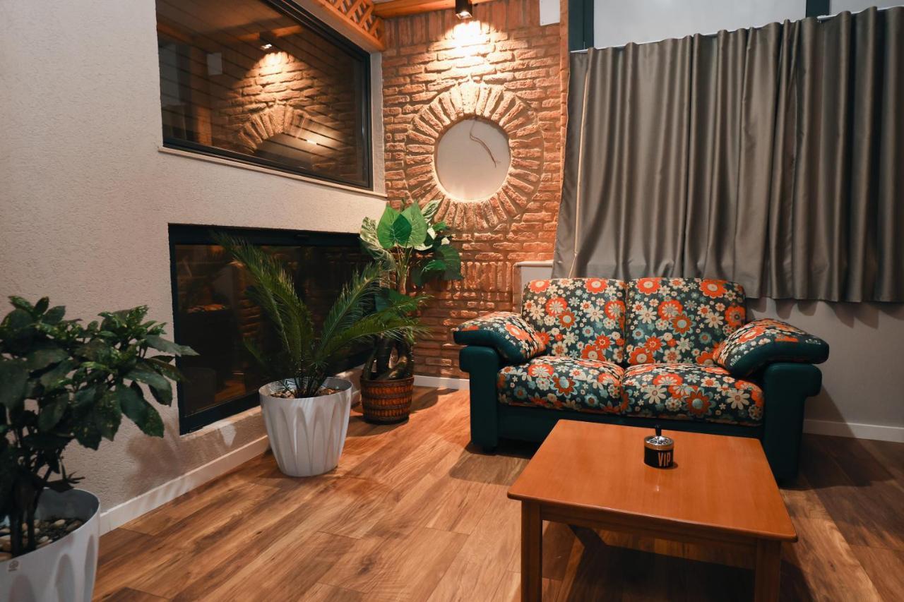 Vila Mariss Корча Екстериор снимка